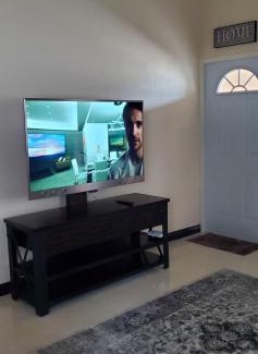 Montego Bay Casa | Hillside Sunrise, 2 Bed 2 Bath in Gated Community, close to beach, food, clubs & shopping Free Parking, Free Wi-Fi