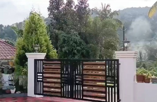 Devikolam Villa | Hillsidecreek Homestay - Luxury 4 Bedroom Villa in Munnar, Kerala