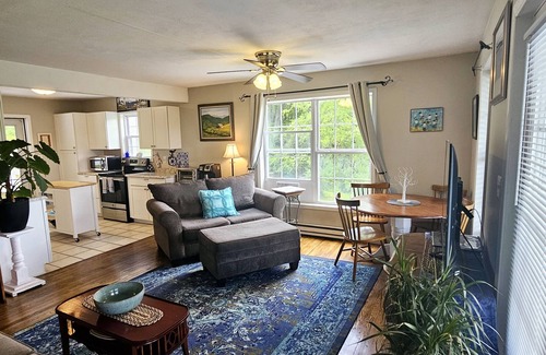 Woodlawn Casa | Hilltop Creek View Home- 10 min from Galax. Solo Travelers Cpls, & Sm. Families.