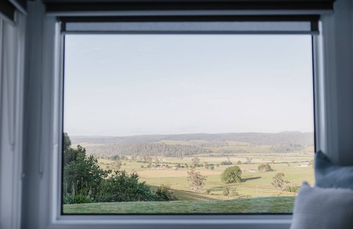 Karoola Casa | Hilltop Escape-30 acres of no one. Serenity Lives Here.