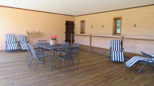 Leadenham Casa | Hilltop Farm Holidays