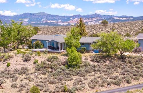 Panguitch Casa | Hilltop Heaven - 5 Star Comfort and Views