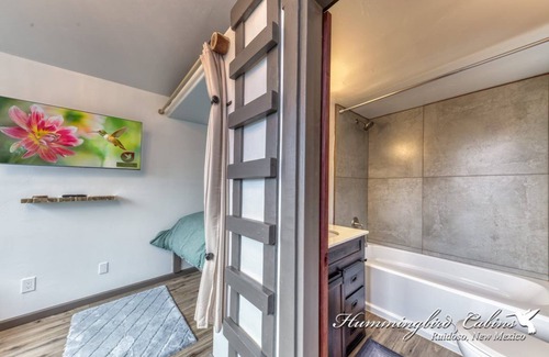 Ruidoso Cabina | Hilltop Hideaway - Amazing Views, w/ hot tub and Pet Friendly!