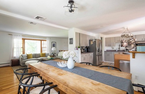 Swan Lake Casa | Hilltop Hideaway | Hot Tub Heated Pool Golf