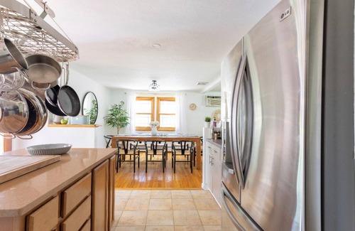 Swan Lake Casa | Hilltop Hideaway | Hot Tub Heated Pool Golf