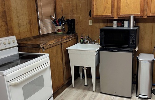 Farmerville Cabina | Hilltop Hideaway on Lake Darbonne