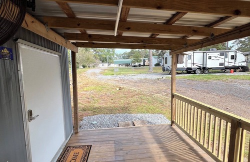 Farmerville Cabina | Hilltop Hideaway on Lake Darbonne