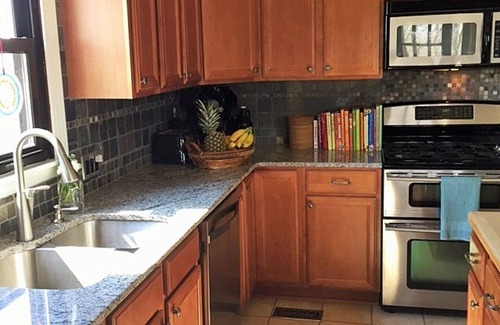 Christiansburg Casa | Hilltop House en 15 acres a solo 15 minutos de Virginia Tech y Radford!