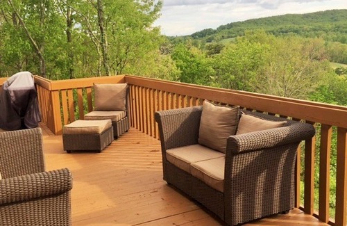 Christiansburg Casa | Hilltop House en 15 acres a solo 15 minutos de Virginia Tech y Radford!