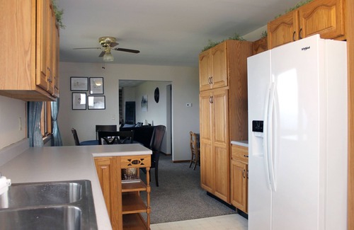 Rome Casa | Hilltop Million $ View! Fireplace, Hot Tub, Pool Table, Clean, Cozy, Full Equip