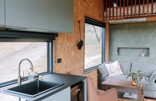 Clonbinane Cabina | Hilltop Off Grid Tiny House with Outdoor Bath