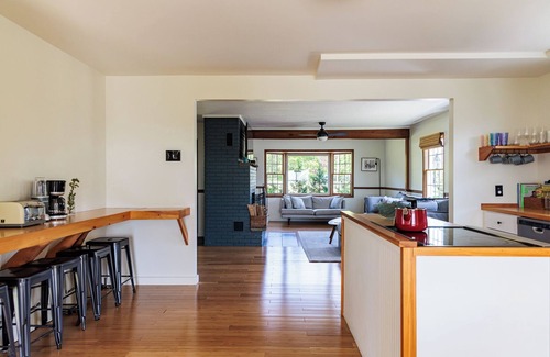 Livingston Manor Casa | Hilltop Retreat with Hot Tub in Livingston Manor