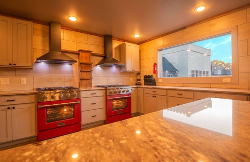 Beach Lake Otro | Hilltop's CASTLE WORLD! 4 Properties 39 Bedrooms 40 Bathrooms 5 Pools 130 Acres!