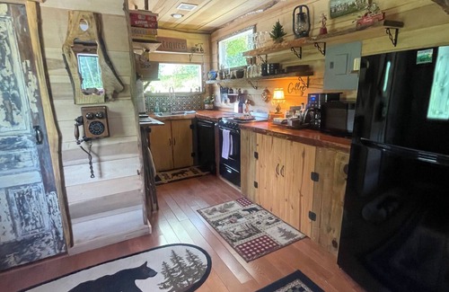 Sylva Cabina | Hilltop Tiny House