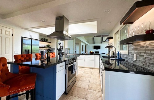 Fallbrook Villa | Hilltop Villa, Guesthouse & Casita with Pool Oasis