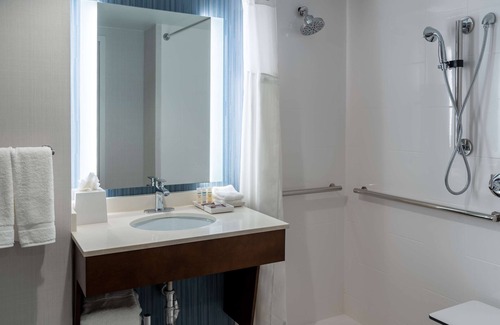 Radnor - Fort Myer Heights Hotel | Hilton Garden Inn Arlington/Courthouse Plaza