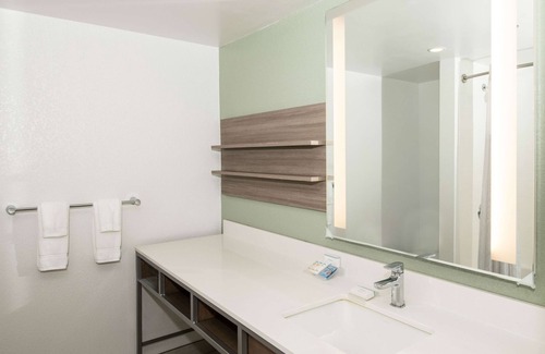 Southside Hotel | Hilton Garden Inn Jacksonville JTB/Deerwood Park