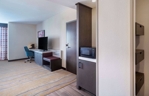 Westmont Hotel | Hilton Garden Inn Pomona, CA