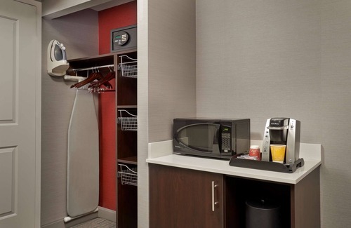 Northeast Mississauga Hotel | Hilton Garden Inn Toronto Airport West/Mississauga