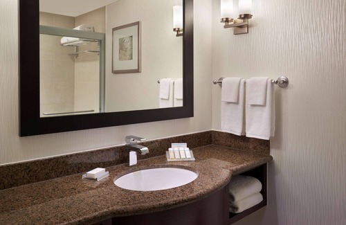 Northeast Mississauga Hotel | Hilton Garden Inn Toronto Airport West/Mississauga