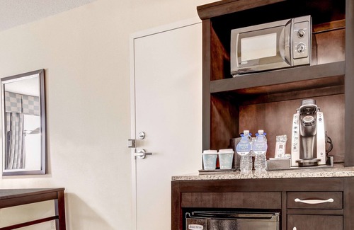 St. Charles Hotel | Hilton Garden Inn Waldorf