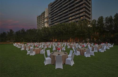 Gurugram Hotel | Hilton Gurugram Baani City Centre