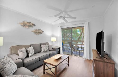 Folly Field Casa | Hilton Head Hangout - 2 BDR Resort Condo by Beach