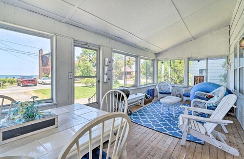 Hilton Casa | Hilton Lake Getaway with Over-the-Water Deck!