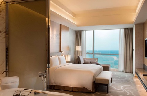 Fushan Hotel | Hilton Yantai Golden Coast