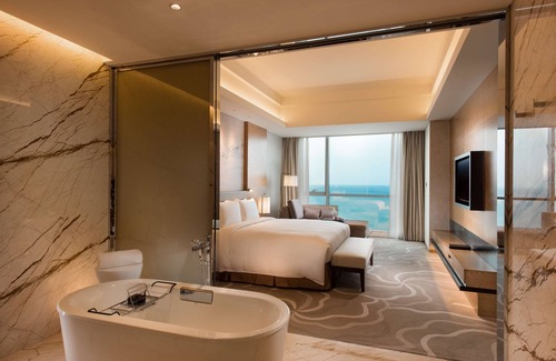 Fushan Hotel | Hilton Yantai Golden Coast