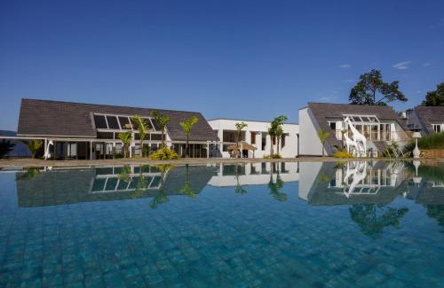 Pokhara Hotel | Himalayan Hideaway Resort Pokhara, The Centara Collection