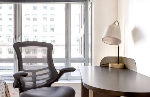 Back Bay East Apartamento | Hip Back Bay Studio w/ W/D, Gym & Roof, nr Copley Sq, by Blueground