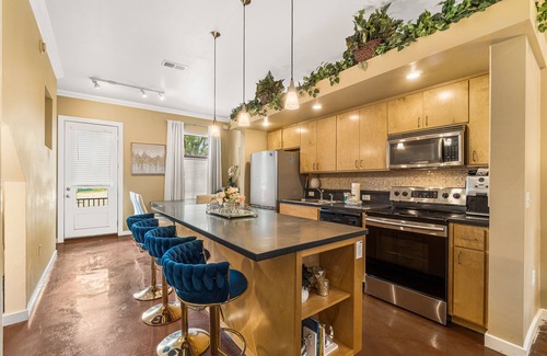 Old East Hill Casa | Hip & vibrant townhome near downtown with private patio, grill, AC, and WiFi