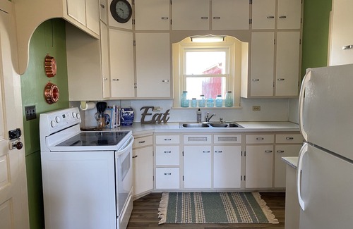 Grass Lake Casa | Historic family farmhouse on 200 lovely acres