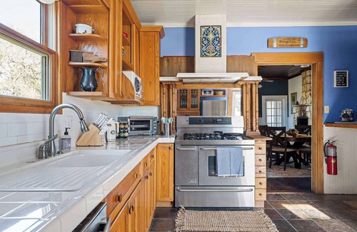 Boerne Casa | Historic 2 Bed Farmhouse: Firepit | Mountain Views
