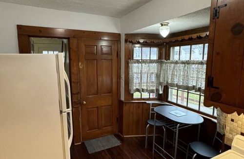 Cuyahoga Falls Casa | Historic 3 Bedroom House Close to Downtown Cuyahoga Falls