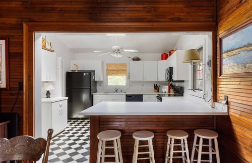 Sullivan's Island Casa | Historic 4-bedroom House on Sullivan's Island w/Hammock & Elevator