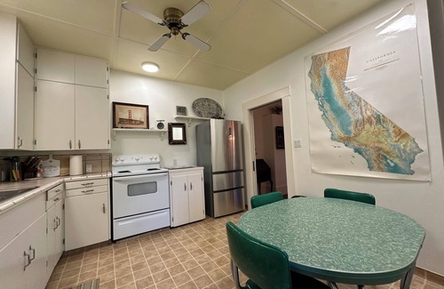 Auburn Apartamento | Historic Auburn home split in two private units near downtown and American River