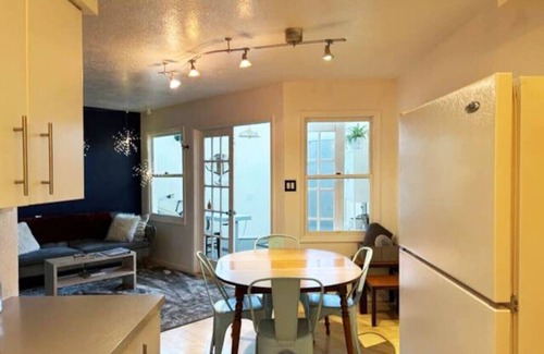 Barelas Apartamento | Historic Bakery Storefront-Private Yard & Laundry