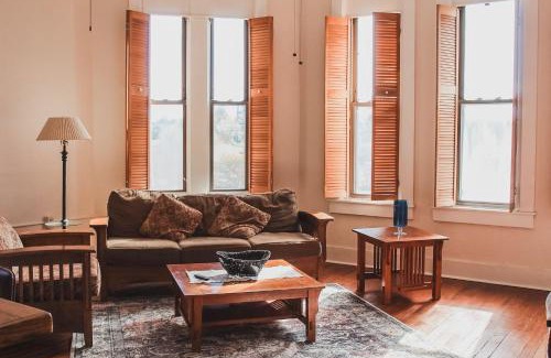 Oxford Apartamento | Historic Bank Wi-fi Close To Purdue