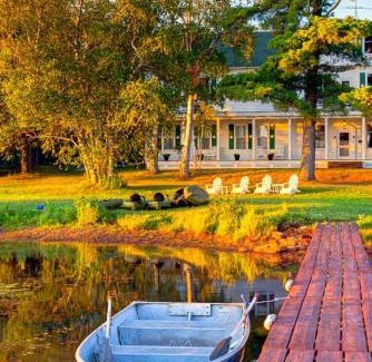 Trout Lake Cabina | Historic Birch Lodge and Motel