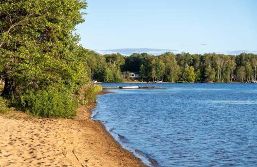 Trout Lake Cabina | Historic Birch Lodge and Motel