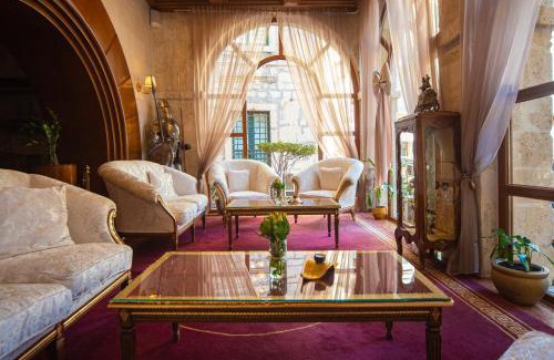 Kotor Old Town Hotel | Historic Boutique Hotel Cattaro