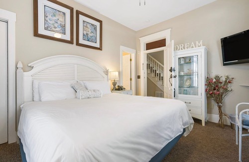 Downtown Branson Hotel | Historic Branson Hotel ~ Downtown ~The Quiet Quilt