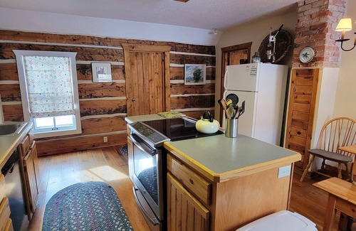 Fishtail Cabina | Historic Cabin along the West Rosebud