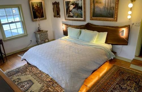 Blawenburg Casa | Historic Canal Home on Nature Preserve