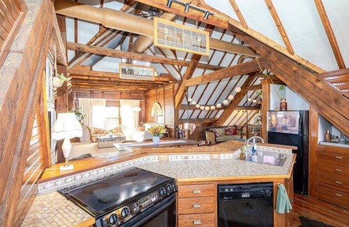 Lindenwald Apartamento | Historic Carriage House: Unique Stay in the Heart of Hamilton