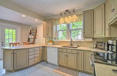 Charles Town Casa | Historic Charles Town Home. Centrally Located