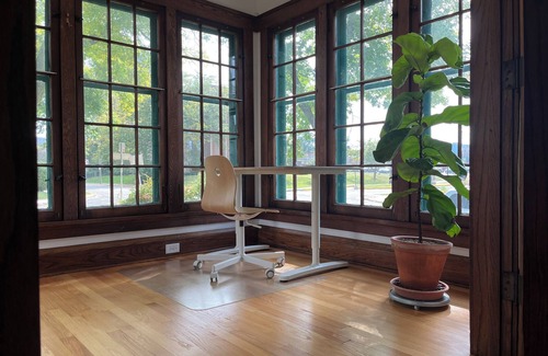 Downer Woods Casa | Historic Charm Near Lake Michigan & UWM — Spacious 1920s Lower Flat