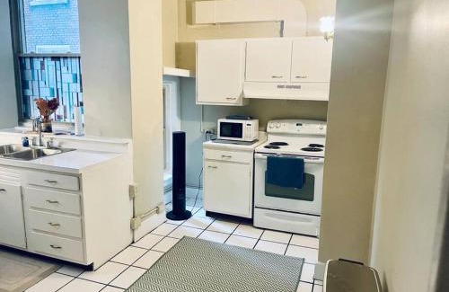 Old Louisville Apartamento | Historic Downtown 3bdr with Pool Table